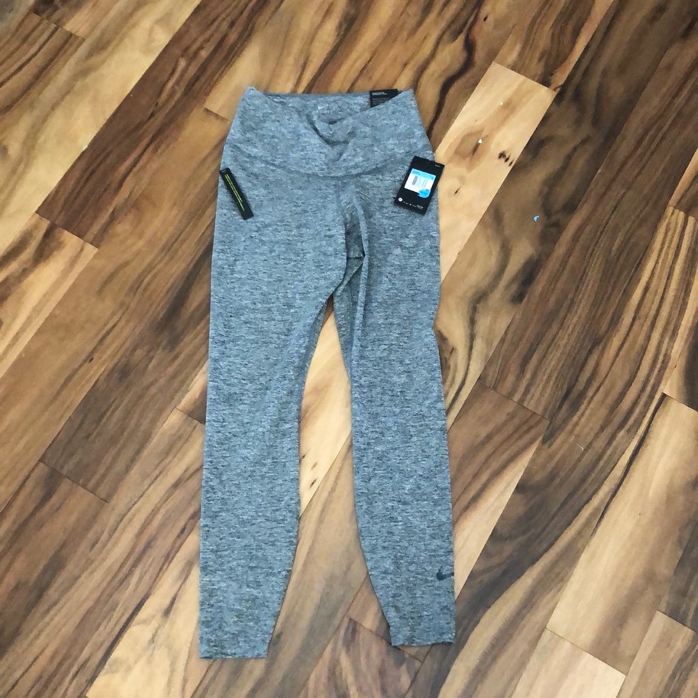 Nike high rise tight fit workout pants NWT